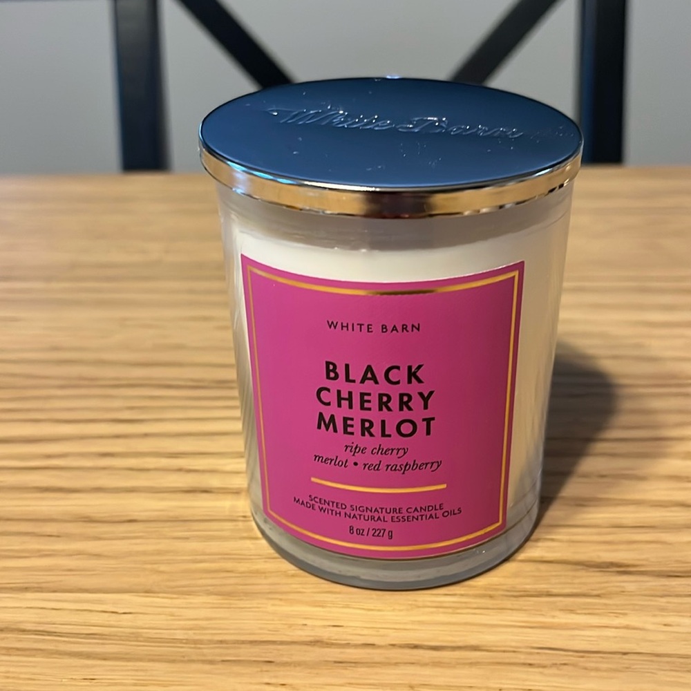 Bath & Body Works Single Wick Candle. Black Cherry Merlot. - Picture 1 of 3